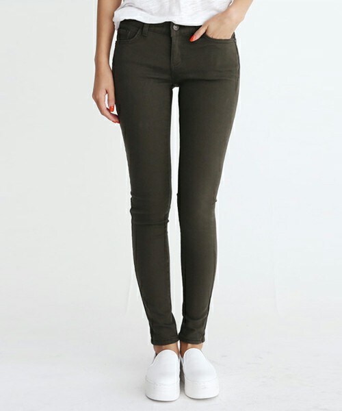 DHOLIC（ディーホリック）の「8COLORSスキニーパンツ（その他パンツ・レディース・アイボリー/カーキ/ダークオレンジ/ネイビー/ブラック/ブラックグレー/ベージュ/レッドパープル・25/26/27/28/29）」の5枚目の写真