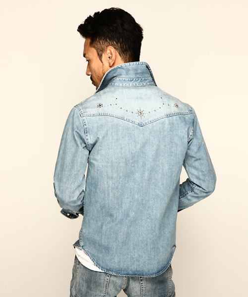 THE STRAND(ストランド)の「THE STRAND(ストランド) スタッズダンガリーシャツ(シャツ/ブラウス・レディース・インディゴ・S/M/L)」の4枚目の写真