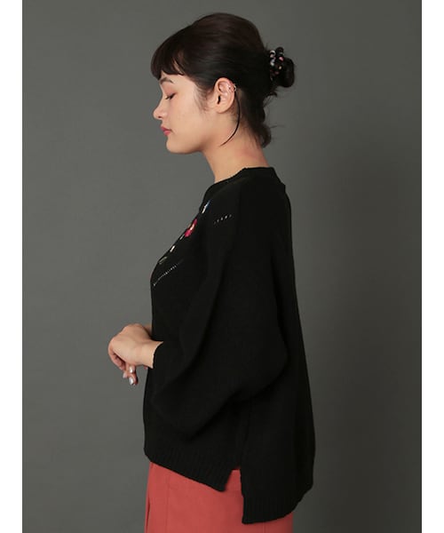 w closet（ダブルクローゼット）の「花柄刺繍入りニットプルオーバー