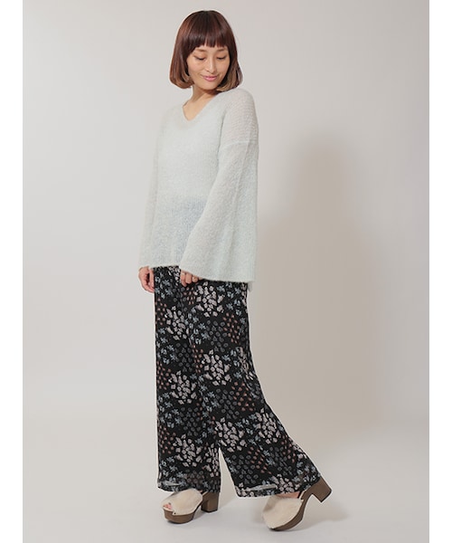 w closet（ダブルクローゼット）の「パッチワーク風小花柄ワイドパンツ（パンツ・レディース・オフホワイト/ブラック・FREE）」の11枚目の写真