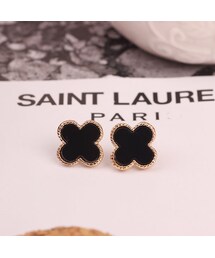 ノーブランド ピアス 両耳 no brand（ノーブランド）の「四つ葉ピアス（ピアス（両耳用