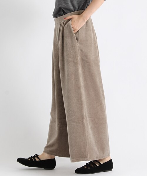 studio CLIP（スタディオクリップ）の「[days]ベロアワイドパンツ（パンツ・グレージュ/ブラック/ブラウン）」の5枚目の写真