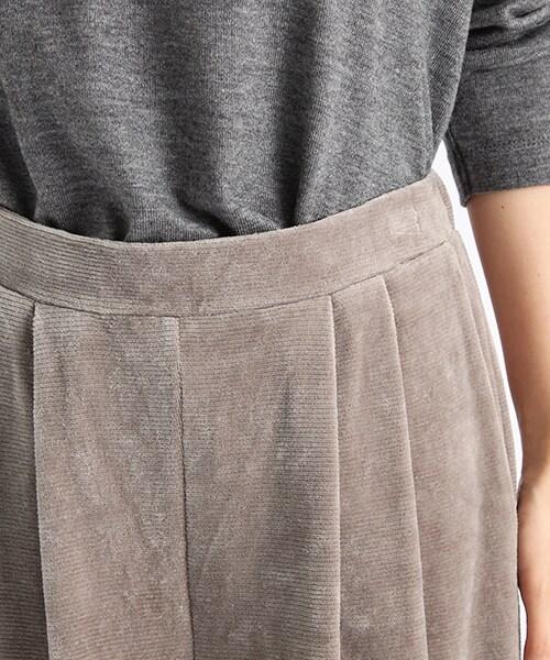 studio CLIP（スタディオクリップ）の「[days]ベロアワイドパンツ（パンツ・グレージュ/ブラック/ブラウン）」の7枚目の写真