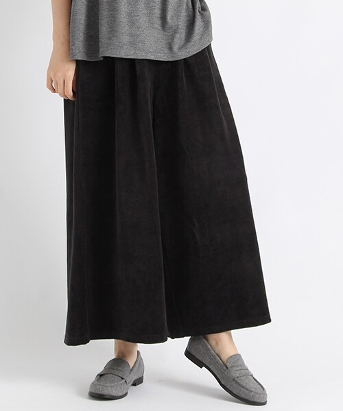 studio CLIP（スタディオクリップ）の「[days]ベロアワイドパンツ（パンツ・グレージュ/ブラック/ブラウン）」の2枚目の写真