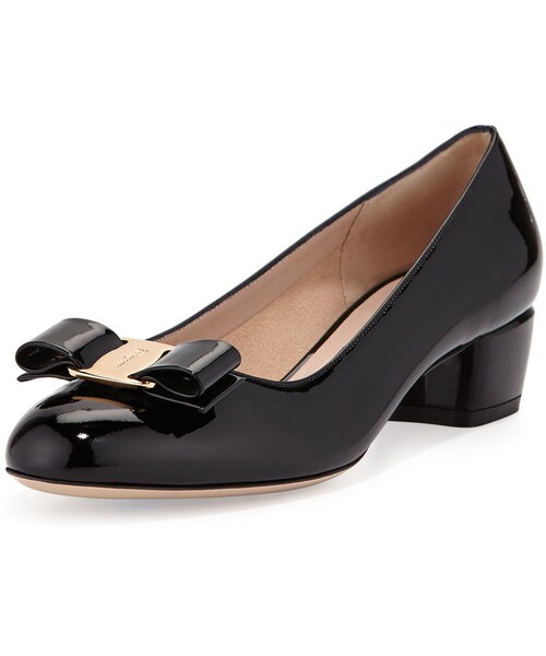 FERRAGAMO（フェラガモ）の「Salvatore Ferragamo Vara 1 Patent Bow Pump, Nero（パンプス・レディース・Black・35.5B/5.5B）」の3枚目の写真