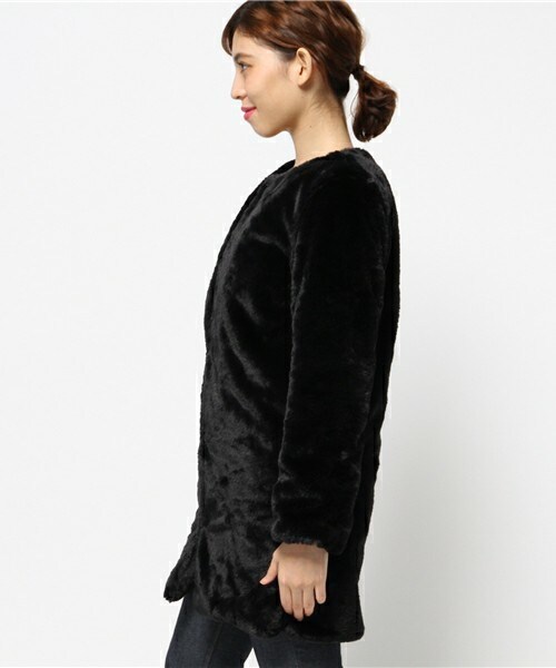 archives（アルシーヴ）の「フェイクファーノーカラーコート（ノーカラージャケット・レディース・ブラック/ベージュ・MEDIUM）」の4枚目の写真