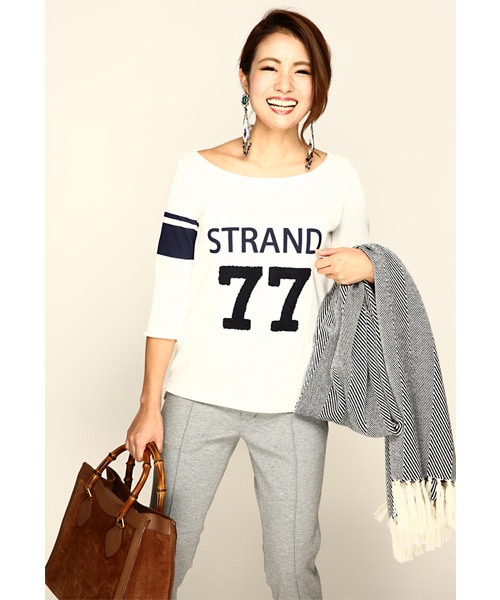 THE STRAND（ストランド）の「THE STRAND(ストランド) カレッジデザイン ナンバー刺繍トップス（Tシャツ/カットソー・レディース・ホワイト/ネイビー・FREE）」の4枚目の写真