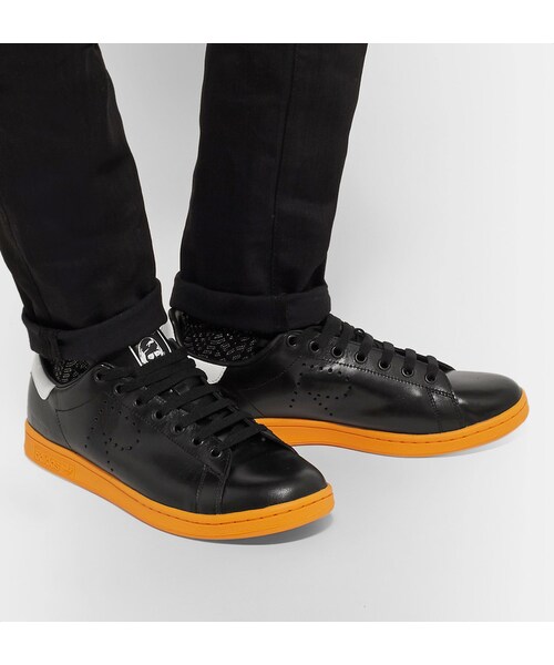 RAF SIMONS(ラフシモンズ)の「Raf Simons + adidas Originals Stan Smith Leather Sneakers(スニーカー・メンズ・Black・UK10/UK10.5/UK11/UK11.5/UK12/UK7/UK7.5/UK8/UK8.5/UK9/UK9.5)」の2枚目の写真