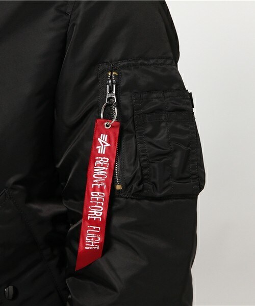 Alpha Industries(アルファインダストリーズ)の「ALPHA INDUSTRIES MA-1 TIGHT(ミリタリージャケット・メンズ・ブラック/カーキ・S/M)」の7枚目の写真