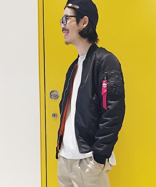 Alpha Industries(アルファインダストリーズ)の「ALPHA INDUSTRIES MA-1 TIGHT(ミリタリージャケット・メンズ・ブラック/カーキ・S/M)」の1枚目の写真