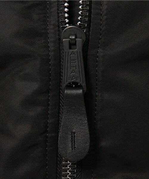 Alpha Industries(アルファインダストリーズ)の「ALPHA INDUSTRIES MA-1 TIGHT(ミリタリージャケット・メンズ・ブラック/カーキ・S/M)」の9枚目の写真