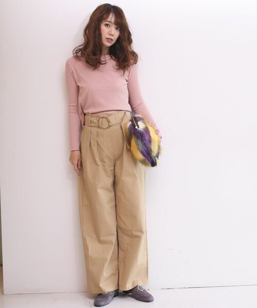 Bab Bou Jeloud（バブブージュルード）の「【Bab】リブニットオフショルダートップス（ニット/セーター・レディース・ピンク/ブラック/ブラウン/カーキ・FREE）」の7枚目の写真