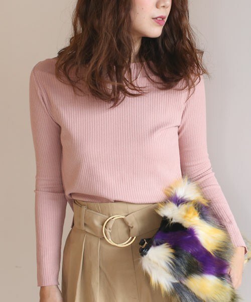 Bab Bou Jeloud（バブブージュルード）の「【Bab】リブニットオフショルダートップス（ニット/セーター・レディース・ピンク/ブラック/ブラウン/カーキ・FREE）」の6枚目の写真