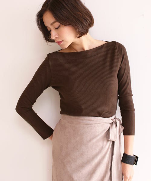 Bab Bou Jeloud（バブブージュルード）の「【Bab】リブニットオフショルダートップス（ニット/セーター・レディース・ピンク/ブラック/ブラウン/カーキ・FREE）」の3枚目の写真