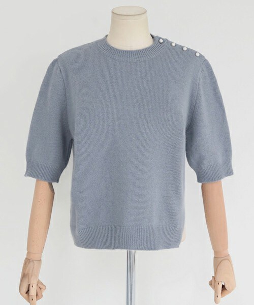 DHOLIC(ディーホリック)の「ショルダーパールボタンニットプルオーバー(ニット/セーター・レディース・カーキブラウン/グレー/クリーム/ディープスカイブルー/ピーチ・FREE)」の4枚目の写真