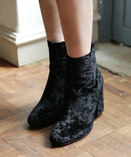 DHOLIC（ディーホリック）の「べロアアンクルブーツ（ブーツ・レディース・ブラウン/ブラック・225/230/235/240/245/250）」の2枚目の写真