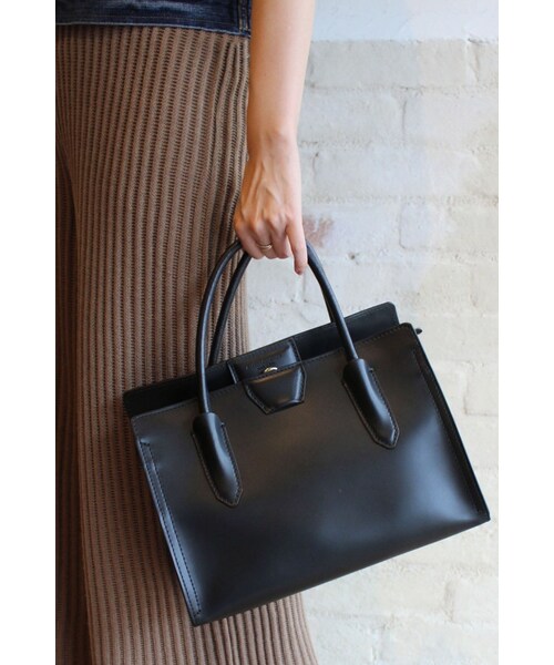 FRAMeWORK(フレームワーク)の「GIANNI CHIARINI 2Wayトート(バッグ・ブラック/キャメル・フリー)」の1枚目の写真