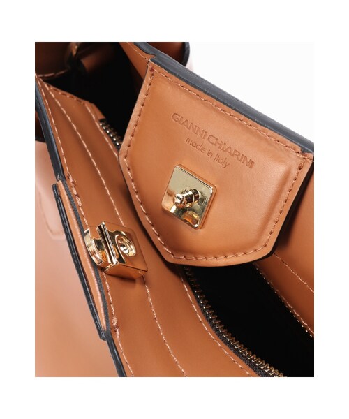 FRAMeWORK(フレームワーク)の「GIANNI CHIARINI 2Wayトート(バッグ・ブラック/キャメル・フリー)」の12枚目の写真