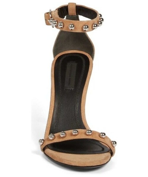 alexanderwang(アレキサンダーワン)の「Alexander Wang 'Antonia' Studded Ankle Strap Sandal (Women)(その他シューズ・レディース・Black/Beige・Regular 10US / 40EU/Regular 5US / 35EU/Regular 6.5US / 36.5EU/Regular 6US / 36EU/Regular 7.5US / 37.5EU/Regular 7US / 37EU/Regular 8.5US / 38.5EU/Regular 8US / 38EU/Regular 9.5US / 39.5EU/Regular 9US / 39EU)」の4枚目の写真