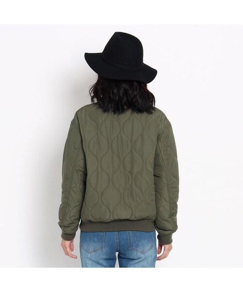 OZOC（オゾック）の「キルティングリバーシブルブルゾン（ジャケット/アウター・レディース・カーキ/ブラック/ネイビー・その他）」の6枚目の写真
