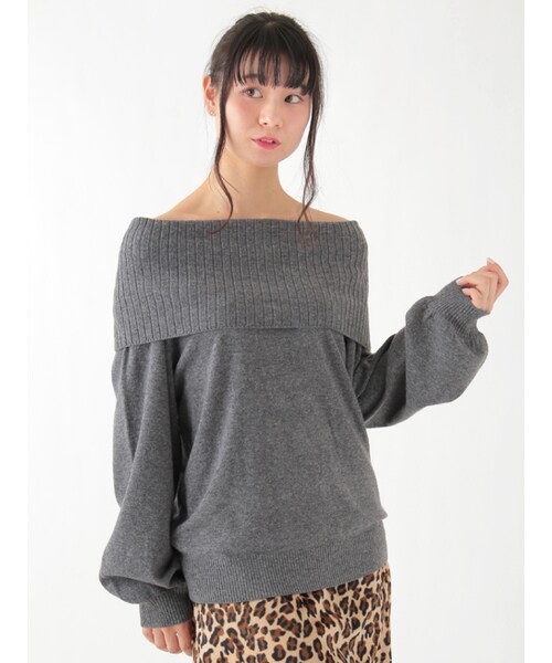 w closet(ダブルクローゼット)の「12Gオフショルニットプルオーバー(トップス・レディース・オフホワイト/チャコール/レッド/ベージュ・FREE)」の5枚目の写真