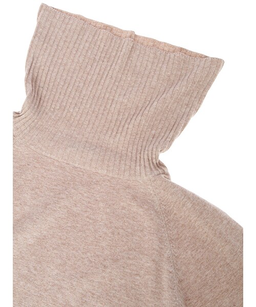 w closet(ダブルクローゼット)の「12Gオフショルニットプルオーバー(トップス・レディース・オフホワイト/チャコール/レッド/ベージュ・FREE)」の8枚目の写真