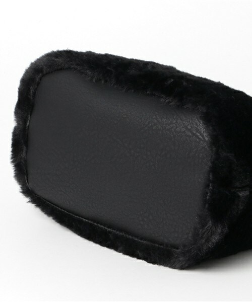 matelasse durer（マトラッセ デュレ）の「ファータッセルキンチャクバッグ（ショルダーバッグ・レディース・ブラック/ブラウン/ピンクベージュ・フリー）」の6枚目の写真