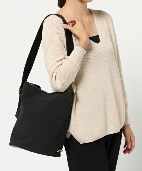 INTERPLANET（インタープラネット）の「スエードショルダーバッグ（トートバッグ・レディース・ブラック/ベージュ/ボルドー・フリー）」の13枚目の写真