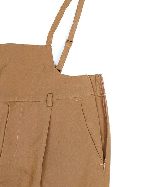 RANDA(ランダ)の「フロントタックサロペット(パンツ・レディース・ベージュ/マスタード/ブラック・0/1)」の6枚目の写真
