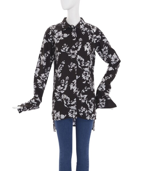 EMODA(エモダ)の「DRAW FLOWER SLITロングシャツ(トップス・レディース・ブラック/レッド/ネイビー・F)」の5枚目の写真