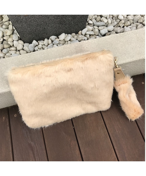 copine(コピン)の「★再入荷★モコモコファークラッチ【クリックポスト対象商品】(クラッチバッグ・レディース・その他)」の9枚目の写真
