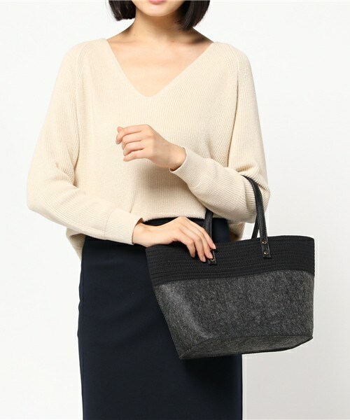 matelasse durer（マトラッセ デュレ）の「ダブルウィンターバスケット（ショルダーバッグ・レディース・チャコールグレー/ネイビー・フリー）」の14枚目の写真