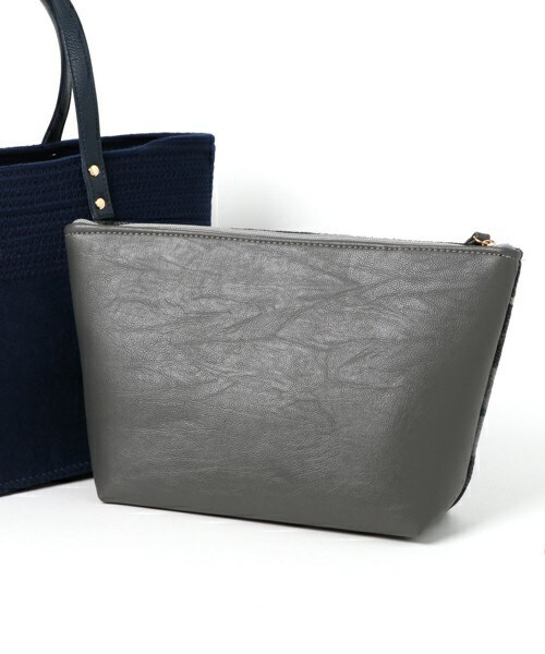 matelasse durer（マトラッセ デュレ）の「ダブルウィンターバスケット（ショルダーバッグ・レディース・チャコールグレー/ネイビー・フリー）」の13枚目の写真