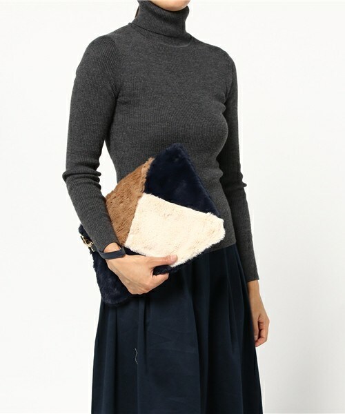 archives（アルシーヴ）の「パッチワークファークラッチ（クラッチバッグ・レディース・ネイビー/ピンク・MEDIUM）」の7枚目の写真