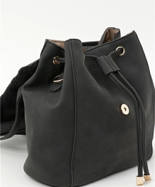 archives（アルシーヴ）の「ファーフラップ2WAYミニリュック（バックパック/リュック・レディース・アイボリー/ブラック/キャメル・MEDIUM）」の6枚目の写真