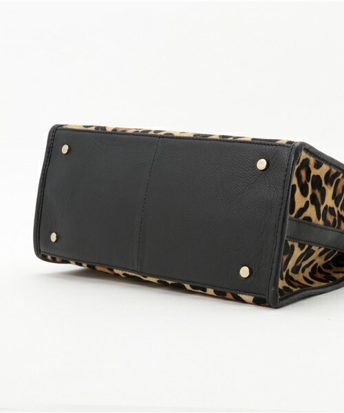 Casselini（キャセリーニ）の「【casselini】プレーンフラップヘアーバッグ（ショルダーバッグ・レディース・ナチュラル・フリー）」の3枚目の写真