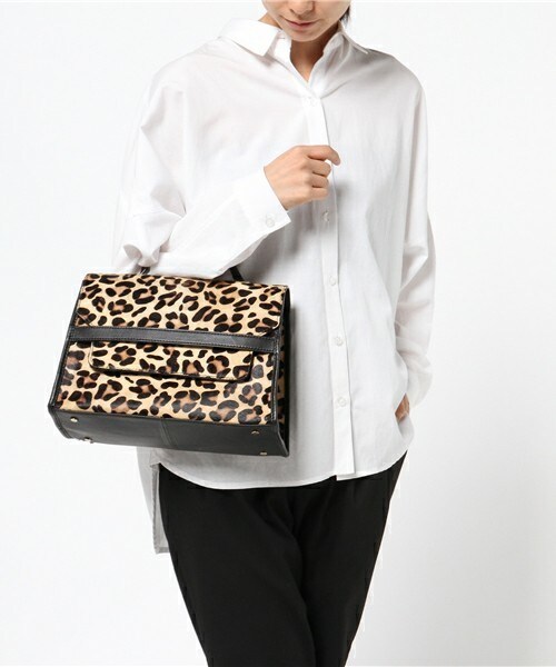 Casselini（キャセリーニ）の「【casselini】プレーンフラップヘアーバッグ（ショルダーバッグ・レディース・ナチュラル・フリー）」の9枚目の写真