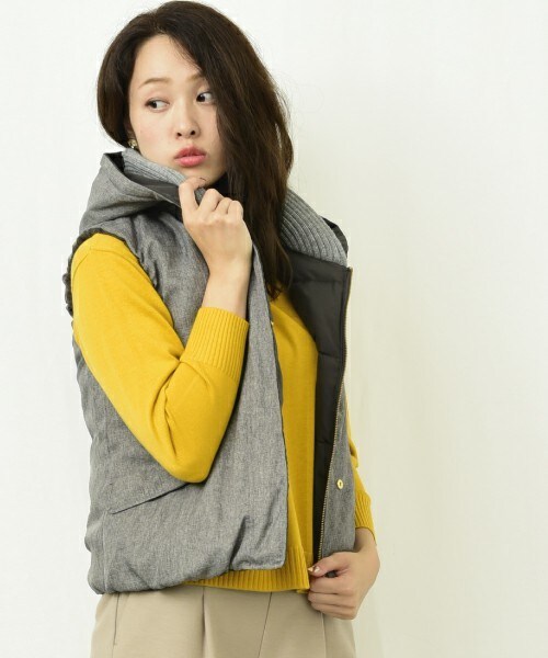 actuel(アクチュエル)の「異素材ダウンベスト(ダウンベスト・レディース・チャコールグレー/ネイビー・FREE)」の2枚目の写真