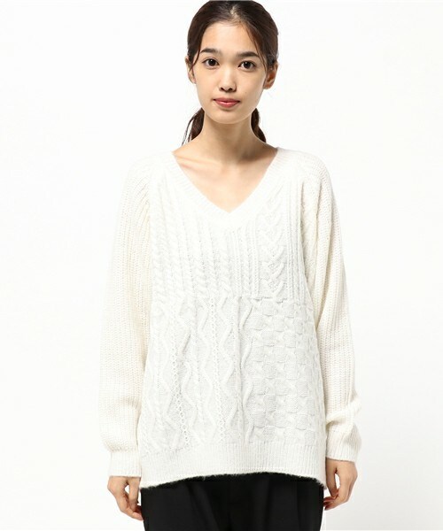 archives（アルシーヴ）の「異編み地Vネックプルオーバー（ニット/セーター・レディース・オフホワイト/ブラウン/ネイビー・MEDIUM）」の4枚目の写真