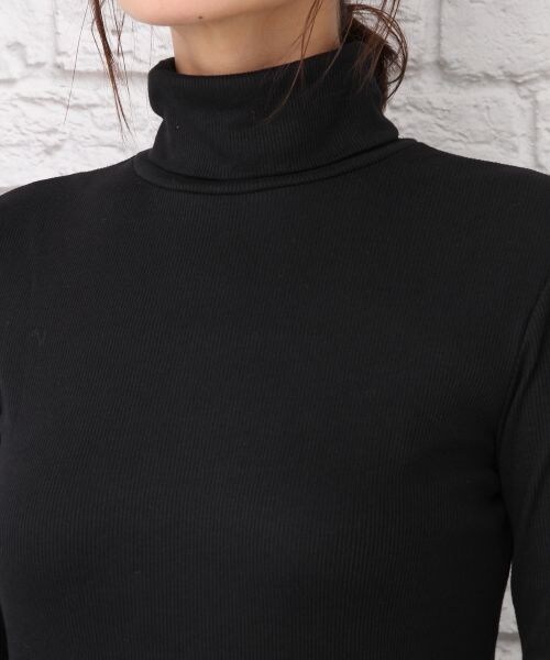 LEPSIM（レプシィム）の「リブタートルインナーＬＳ（トップス・オフ/ブラック/トップグレー）」の6枚目の写真