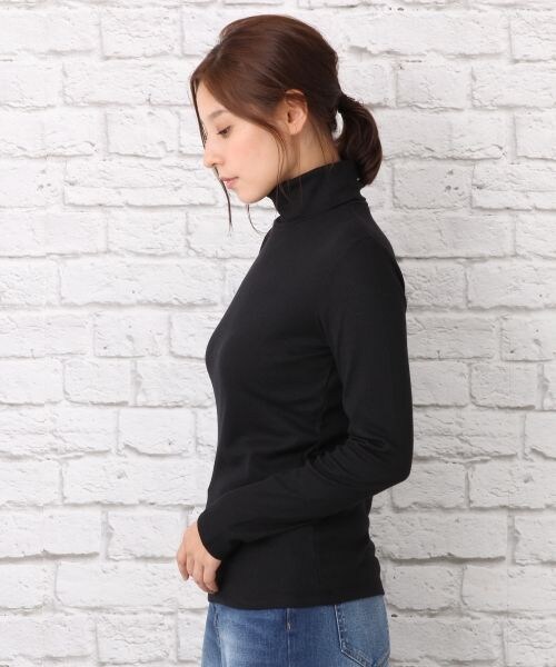 LEPSIM（レプシィム）の「リブタートルインナーＬＳ（トップス・オフ/ブラック/トップグレー）」の4枚目の写真