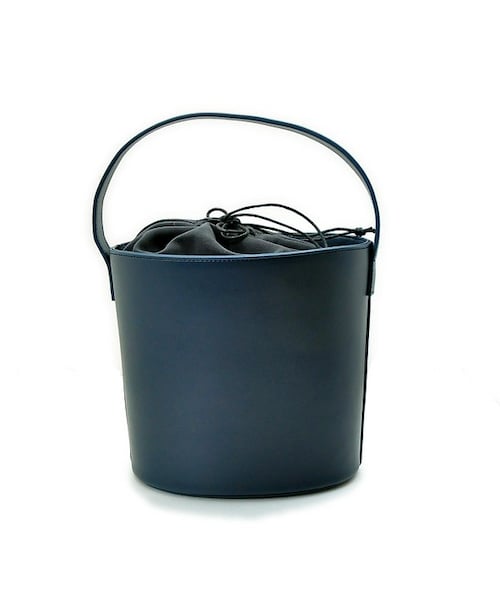 flower（フラワー）の「bucket leather bag～バケットレザーバッグ（ハンドバッグ・レディース・brown/navy・FREE）」の2枚目の写真