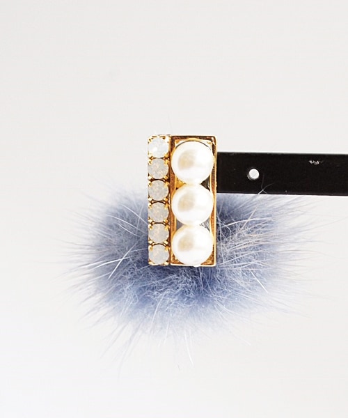 PAULOWNIA（ポロウニア）の「スクエアファー（ピアス（両耳用）・レディース・ベージュ/グレー/ブラック/ブルー/スモーキーブルー・Free）」の10枚目の写真