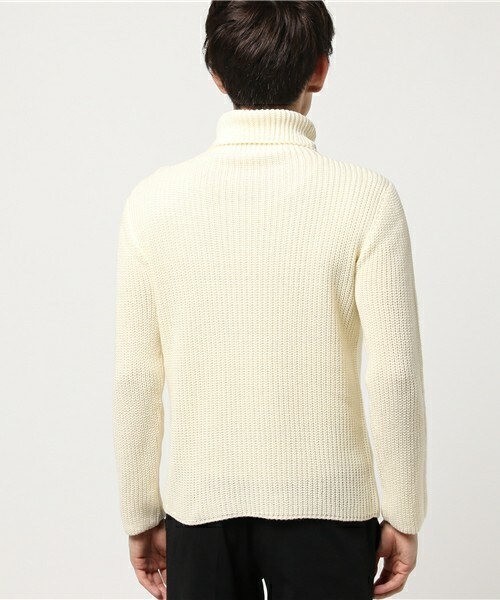 FREDY&GLOSTER（フレディアンドグロスター）の「片畦ホールガーメント タートルネックニット（ニット/セーター・メンズ・ホワイト/グレー/ネイビー・S/M/L）」の5枚目の写真