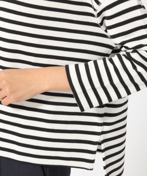 GLOBAL WORK(グローバルワーク)の「Wフェイスボーダ-プルオーバー長袖(トップス・ホワイトベース/ブラックベース/ブラウンベース)」の11枚目の写真