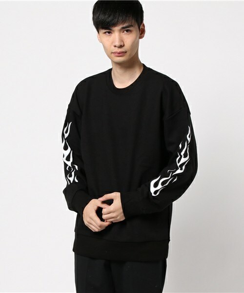 CASPER JOHN AIVER（キャスパージョンアイバー）の「CASPER JOHN AIVER　ファイヤーパターン袖プリントロンT・ブラック（スウェット・メンズ・ブラック×レッド/ブラック×ブルー/ブラック×ホワイト・FREE）」の21枚目の写真