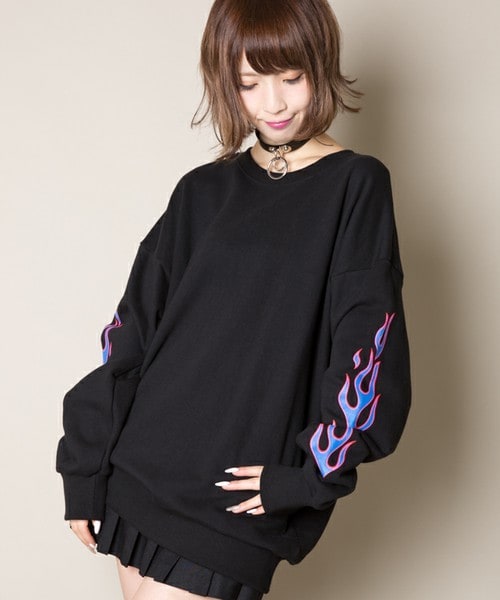 CASPER JOHN AIVER（キャスパージョンアイバー）の「CASPER JOHN AIVER　ファイヤーパターン袖プリントロンT・ブラック（スウェット・メンズ・ブラック×レッド/ブラック×ブルー/ブラック×ホワイト・FREE）」の18枚目の写真