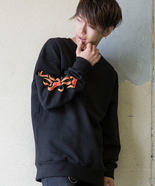 CASPER JOHN AIVER（キャスパージョンアイバー）の「CASPER JOHN AIVER　ファイヤーパターン袖プリントロンT・ブラック（スウェット・メンズ・ブラック×レッド/ブラック×ブルー/ブラック×ホワイト・FREE）」の17枚目の写真