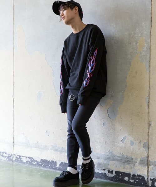 CASPER JOHN AIVER（キャスパージョンアイバー）の「CASPER JOHN AIVER　ファイヤーパターン袖プリントロンT・ブラック（スウェット・メンズ・ブラック×レッド/ブラック×ブルー/ブラック×ホワイト・FREE）」の14枚目の写真
