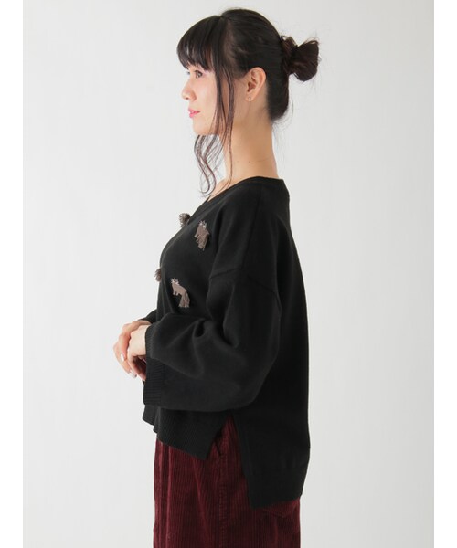 w closet（ダブルクローゼット）の「ネコ刺繍Vネックプルオーバー（トップス・レディース・オフホワイト/グリーン/ブラック・FREE）」の5枚目の写真